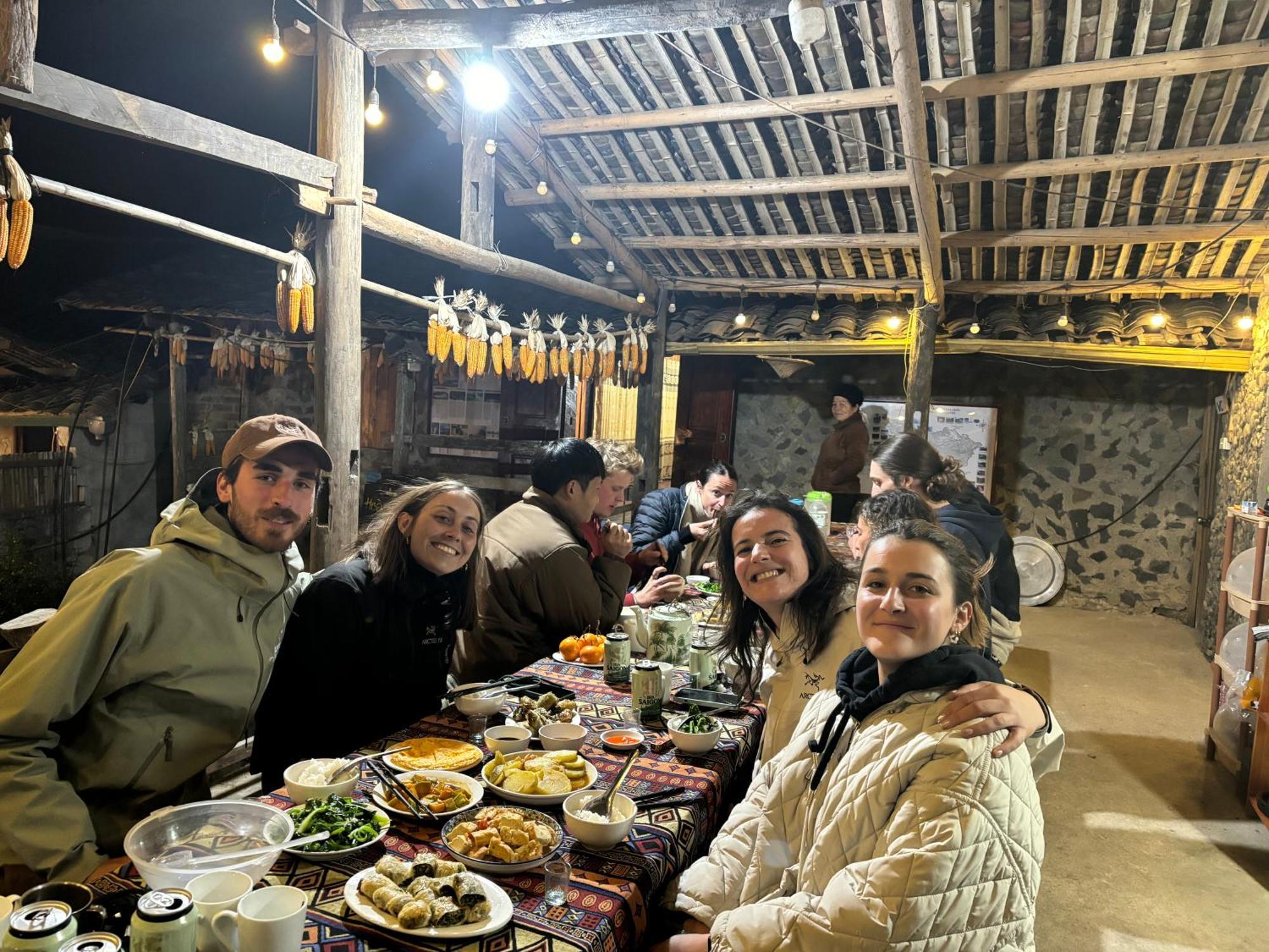 Hoang Cong Ban Gioc Homestay Каобанг Экстерьер фото